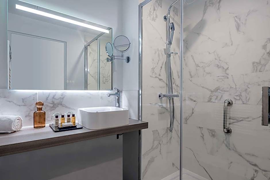 Hotel Camille Paris, Tapestry Collection by Hilton