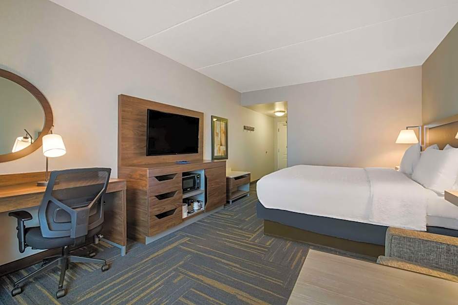 Hampton Inn By Hilton & Suites Plattsburgh