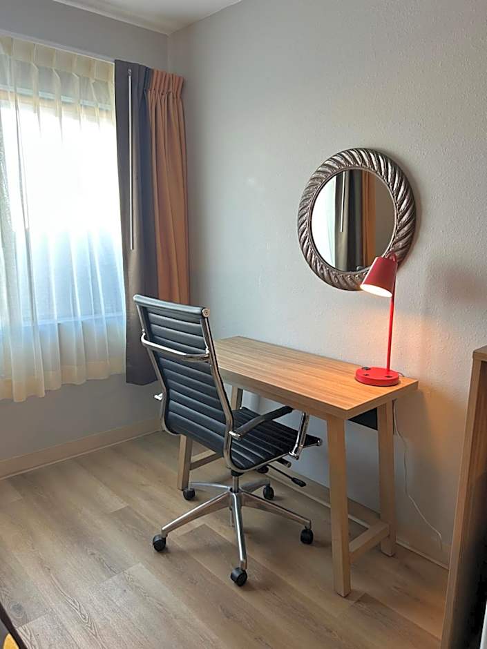 Super 8 by Wyndham Sterling CO