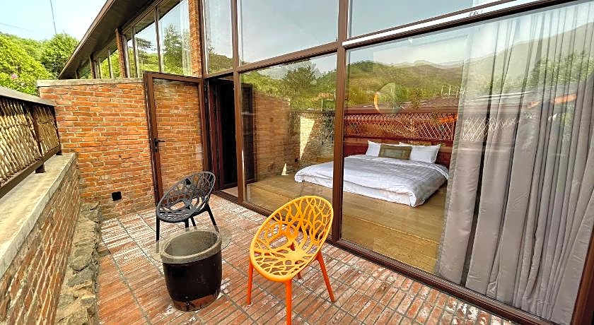 Brickyard Retreat at Mutianyu Great Wall