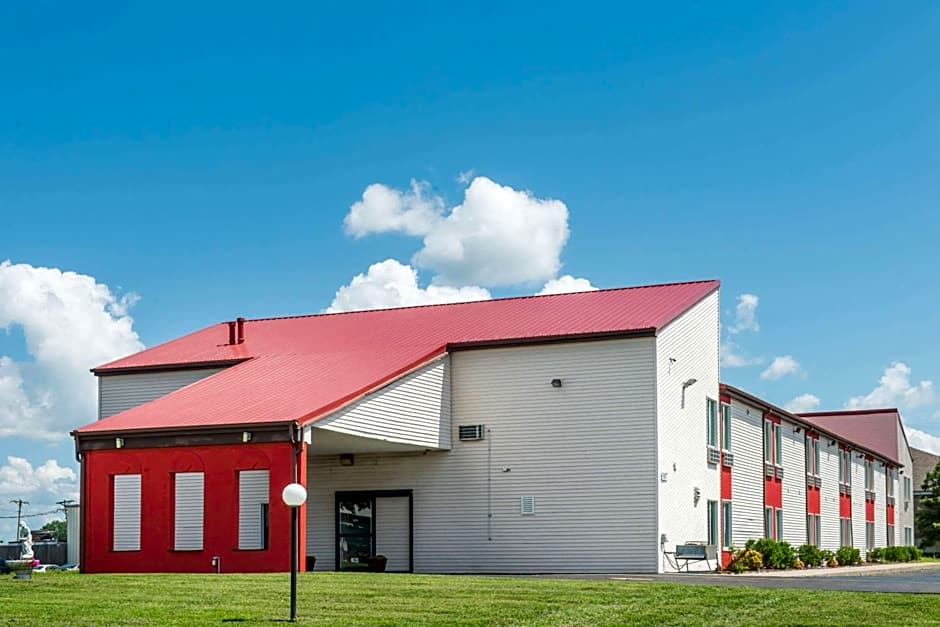 Super 8 by Wyndham O'Fallon MO/St. Louis Area