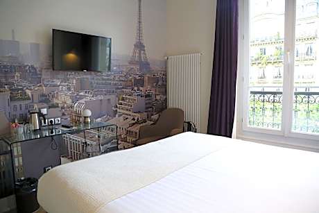 Double Room with Street View