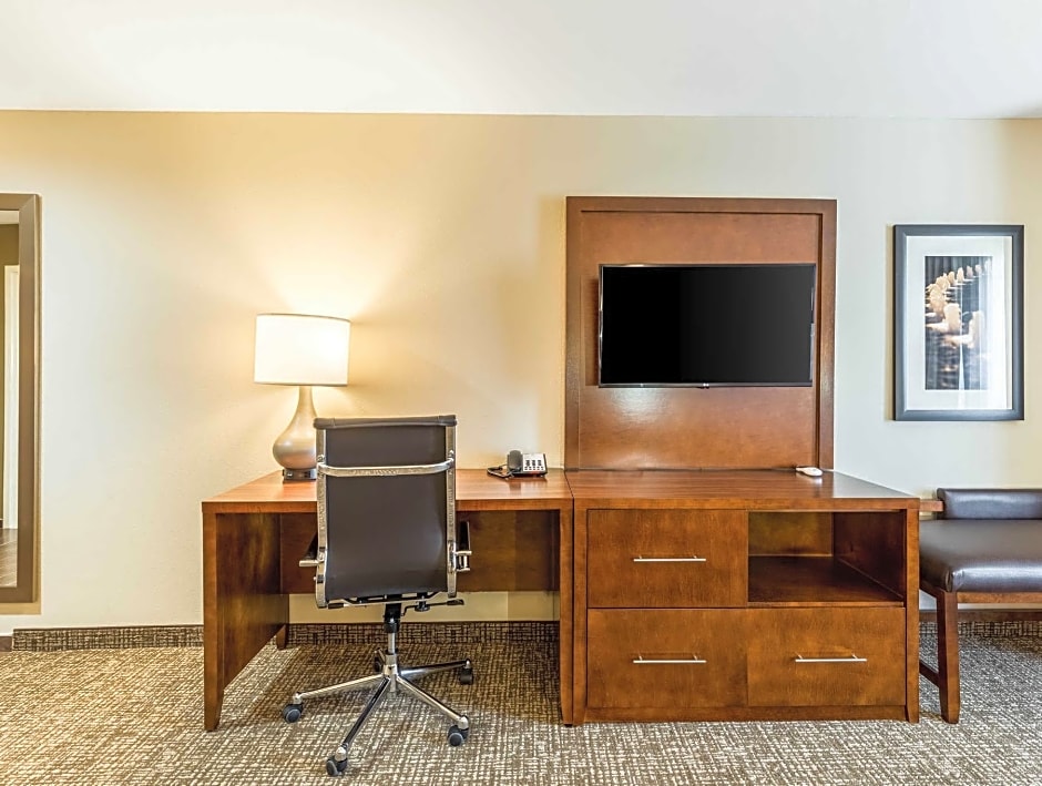 Comfort Suites