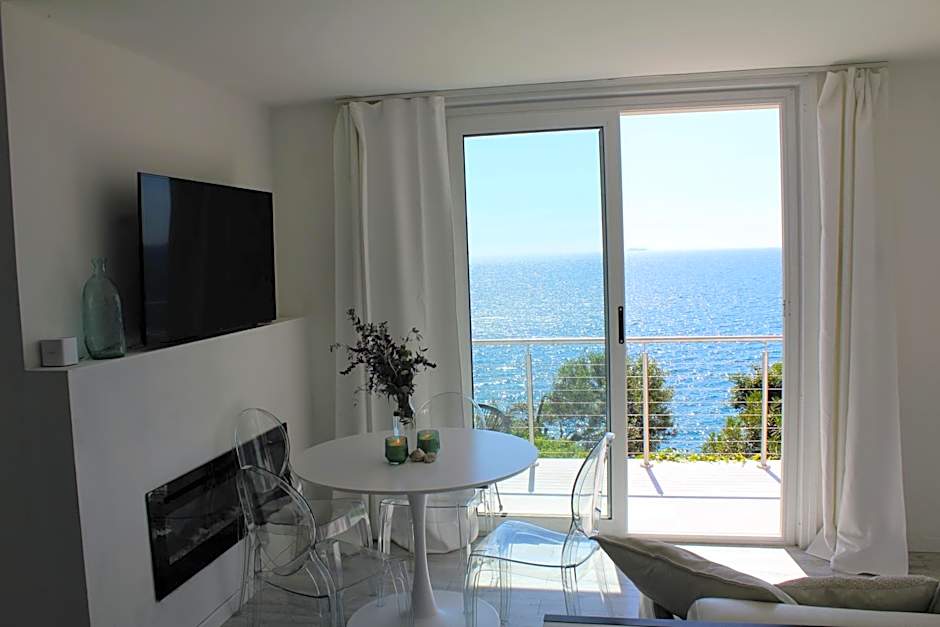 Conca Verde c21- BEACH FRONT little villas POOL, private JACUZZI sea view