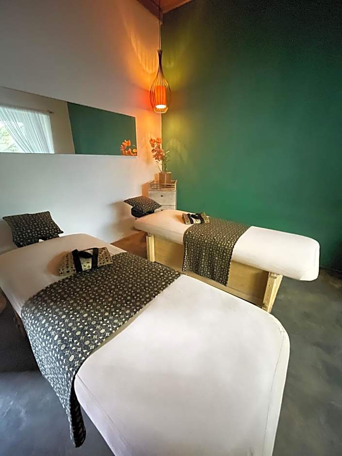 PinkCoco Uluwatu - Constant Surprises & for Cool Adults Only