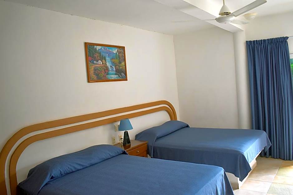 Hotel Plaza Almendros