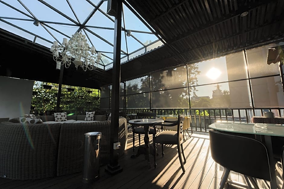 Royal Regantris Cendana 