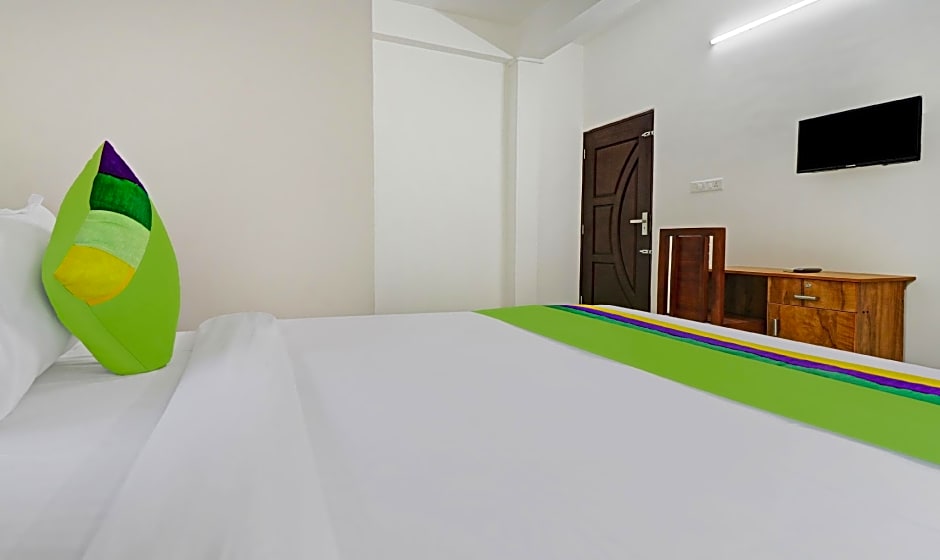 Treebo Nirupama Apartment, 750 M From Aluva Railway Station
