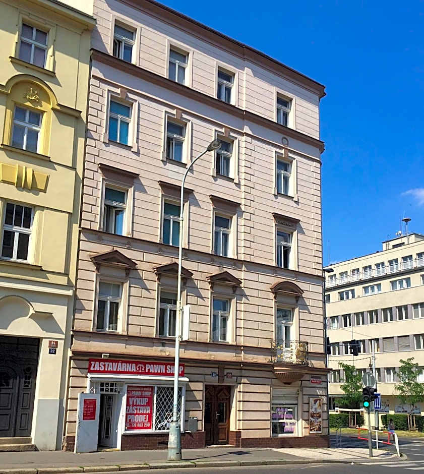 Angel City Aparthotel