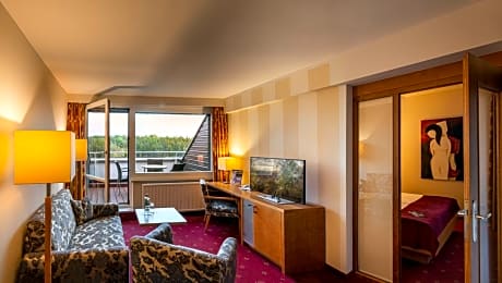 Suite with Mountain View