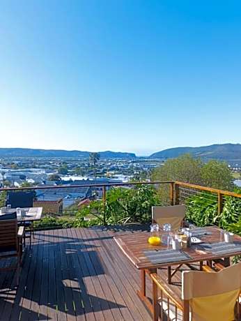 Guinea Fowl Lodge - Lagoon & Heads View B&B, Central Knysna