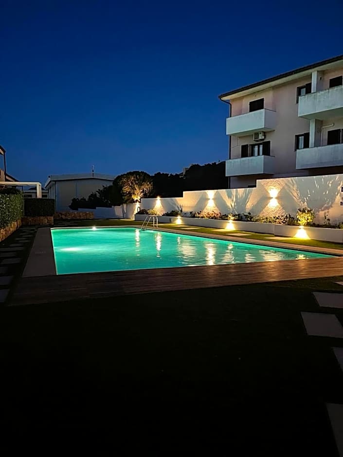 Cozy House with garden & pool
