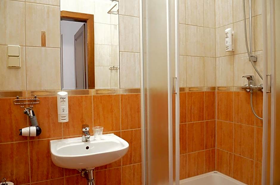 WenderEDU Business Center