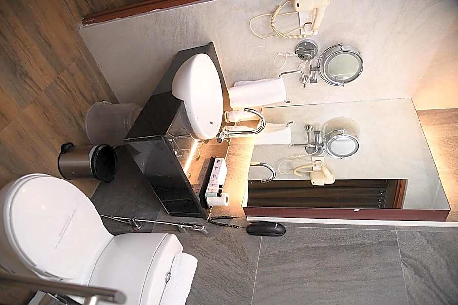 Paravoor Galaxy Hotel