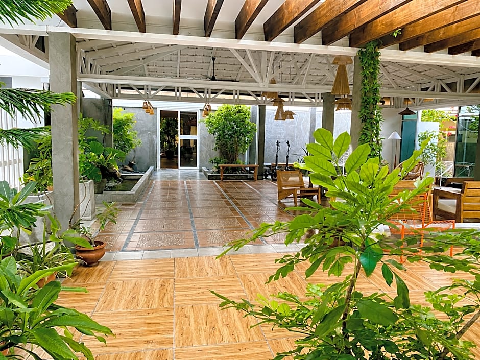 Rashu Hiyaa Hotel Dhiffushi