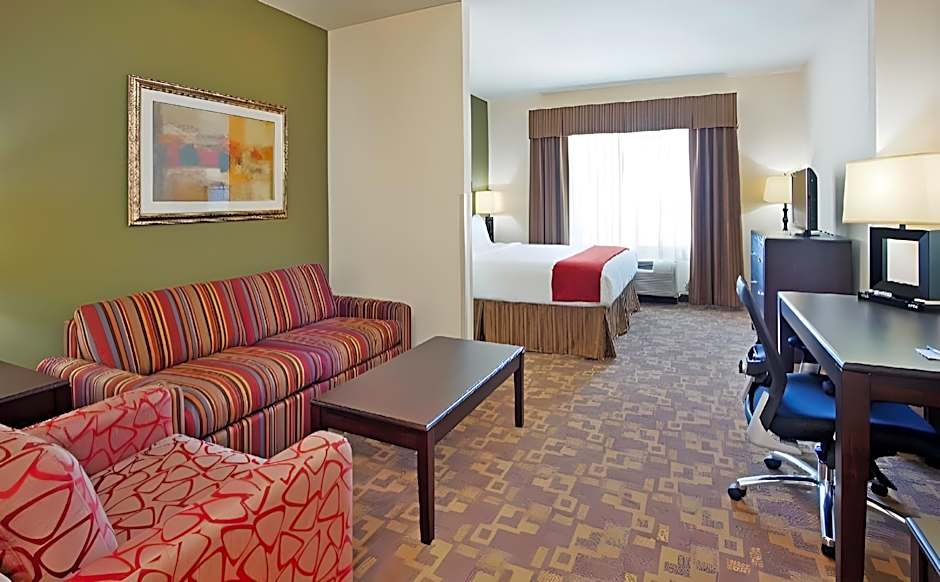 Holiday Inn Express Topeka North By IHG