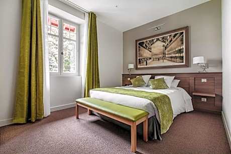 Family Room with kitchen option