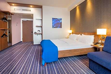Standard Queen Room - Disability Access