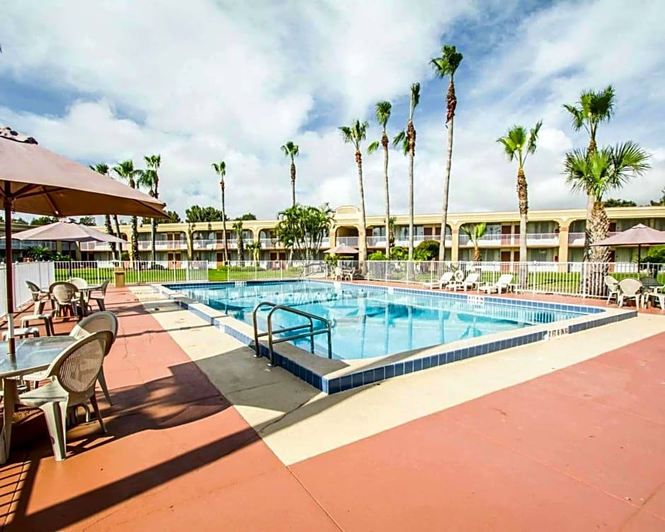 Econo Lodge Port Canaveral Area