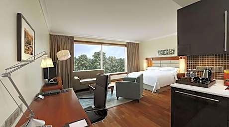 King One Bedroom Suite With Club Lounge