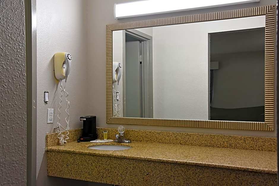 Days Inn by Wyndham Lebanon