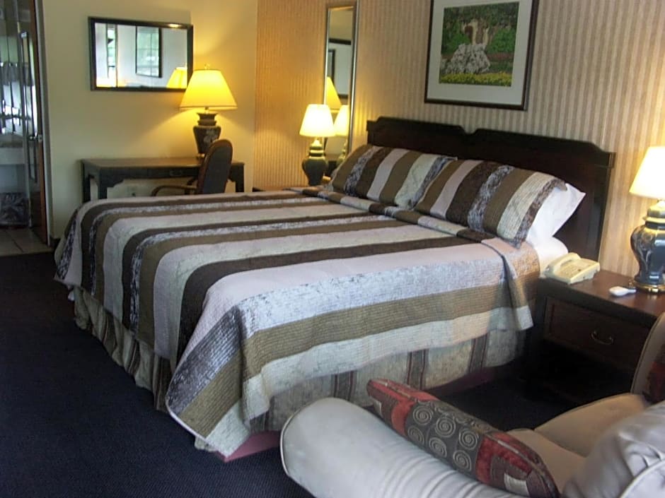 Deerwood Inn & Madison Campground
