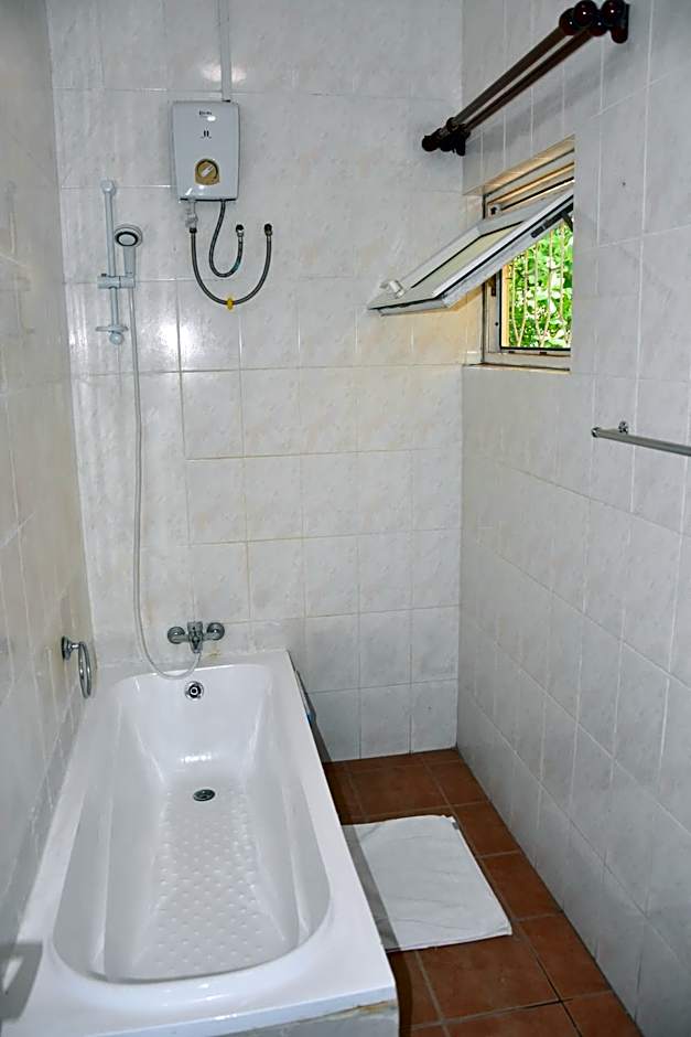 Reef Holiday Apartments