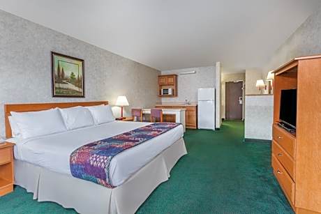 King Room with Kitchenette - Non-Smoking