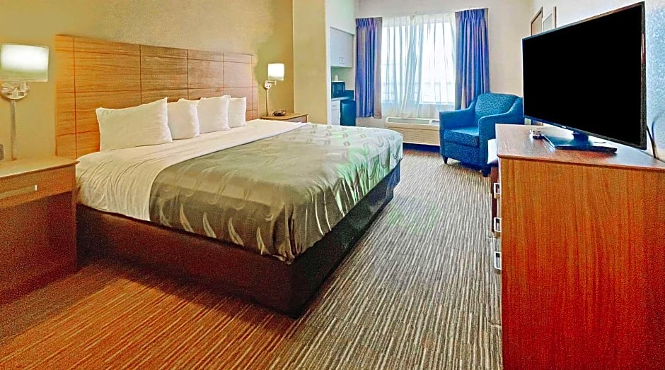Quality Suites University