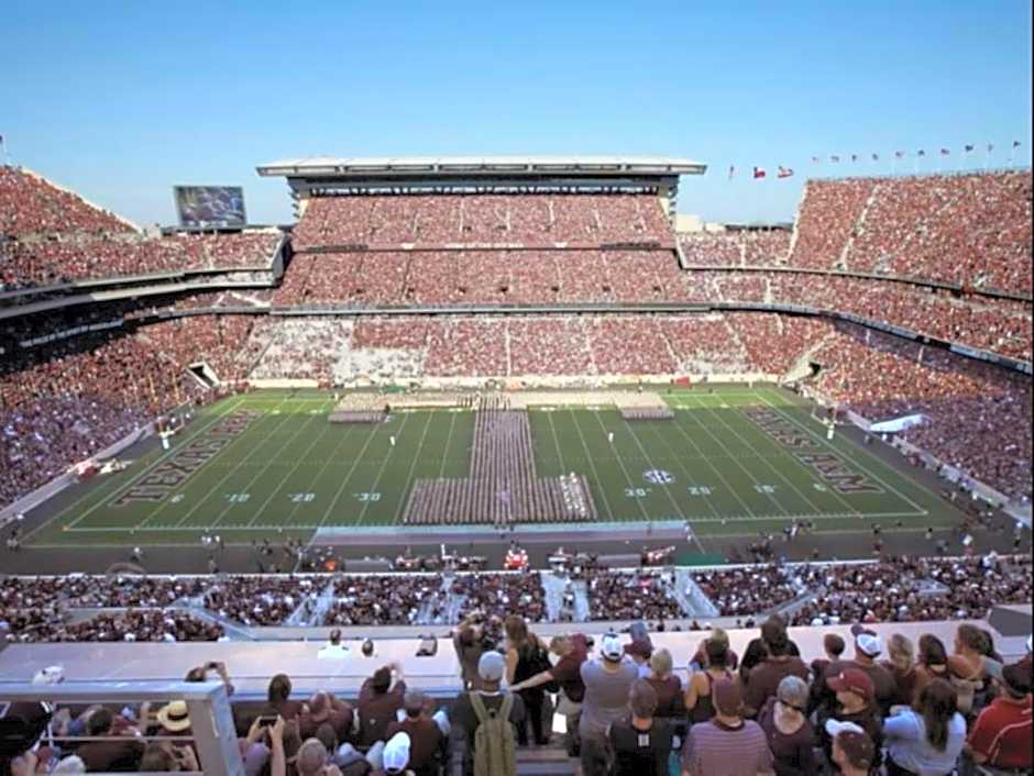 voco College Station Aggieland by IHG