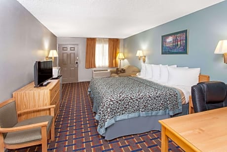 1 King Bed Non-Smoking