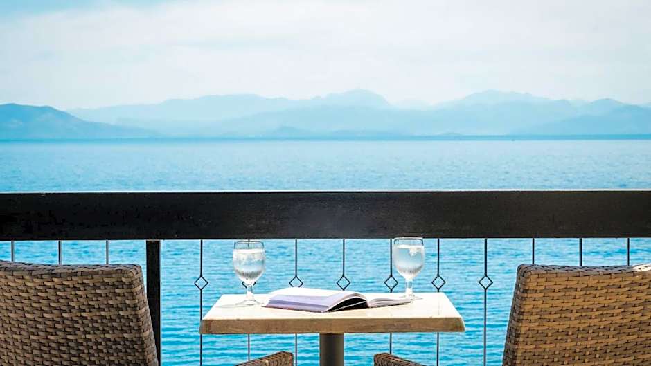 Photo 1 of 5 of Junior Suite, Sea View
