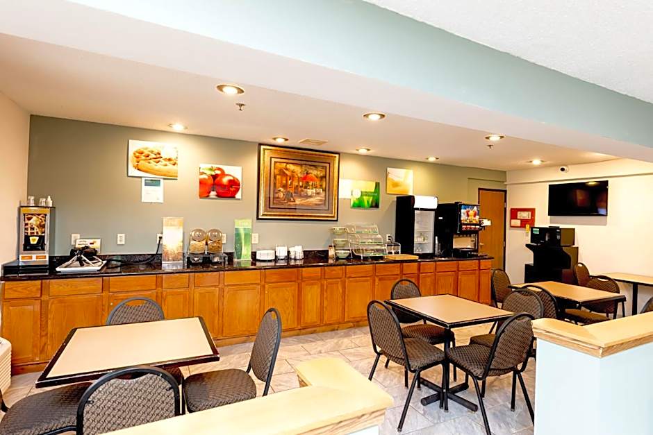 Quality Inn & Suites Marinette