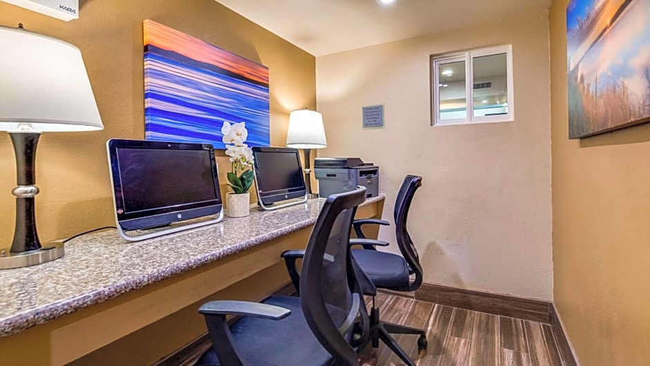 Best Western Plus Heritage Inn