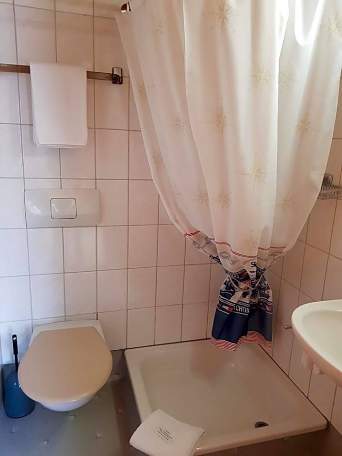 Gasthof Schoenegg B&B