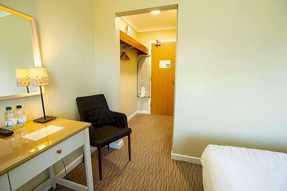 The Bridge House; BW Signature Collection