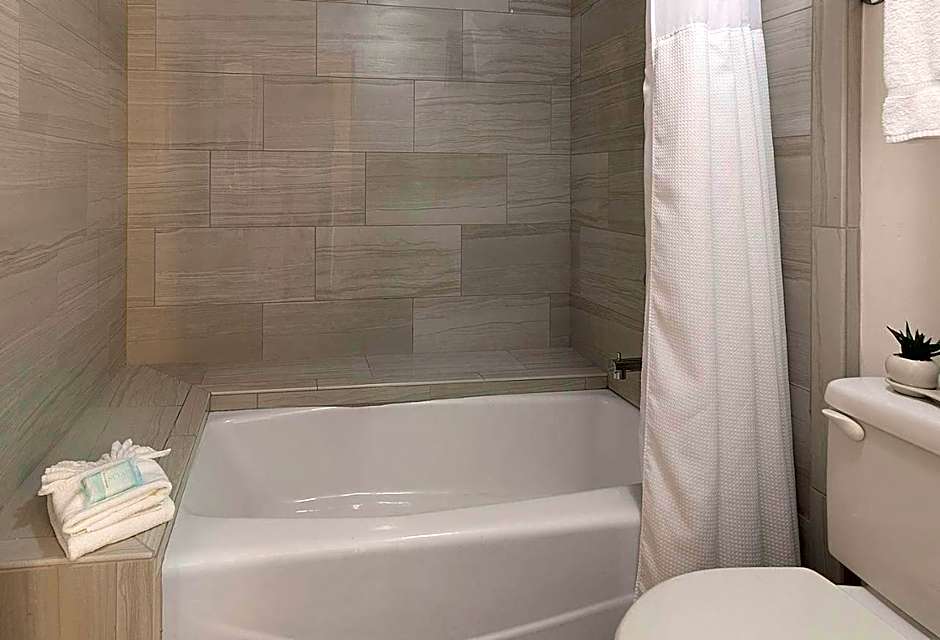 Pismo Lighthouse Suites