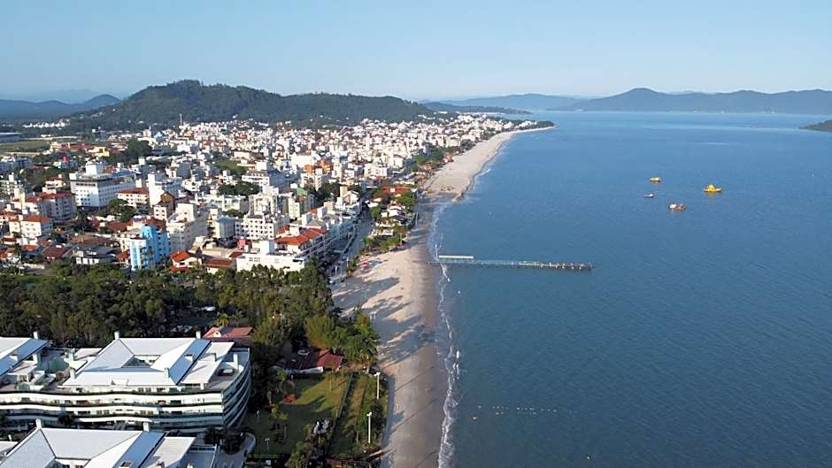 Regina Del Mare Residence Apartamentos completos para até 05 pessoas a 50 metros da praia