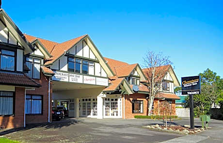 Champers Motor Inn