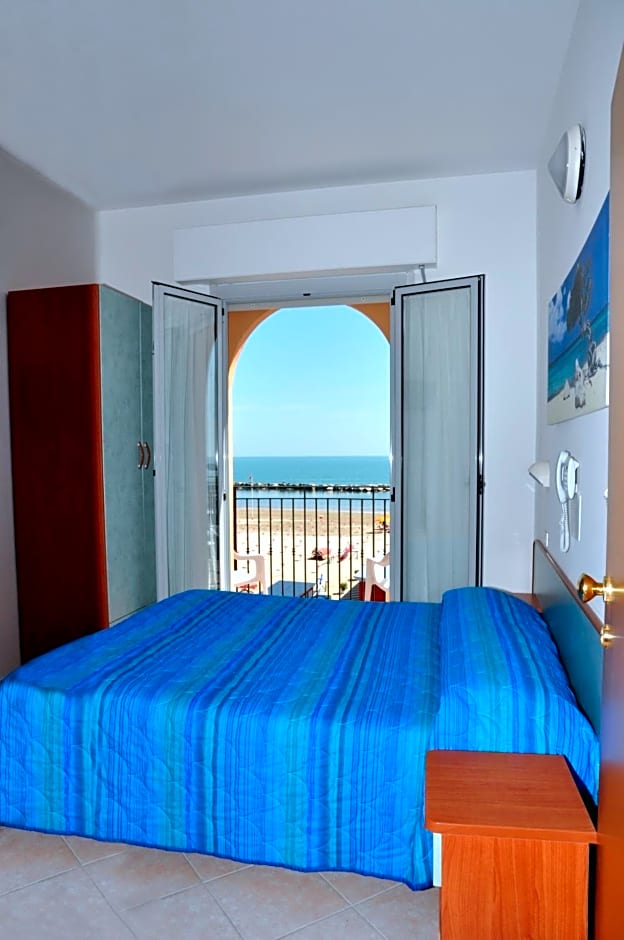 Hotel Holiday Beach