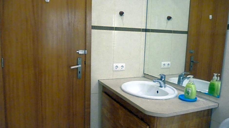 AZORES HOLIDAYS HOUSE -B&B - Suites - Self Check-in KEYBOARD