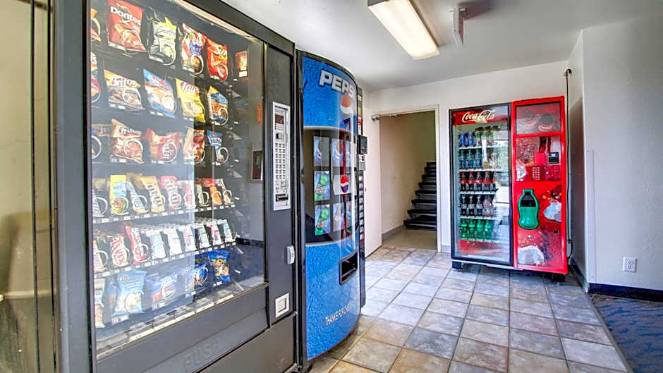 Motel 6-Normal, IL - Bloomington Area