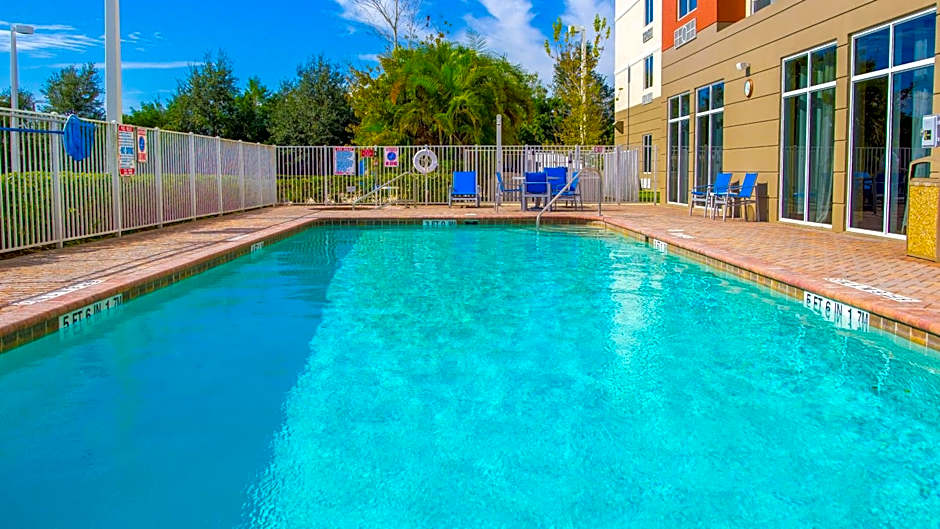 Holiday Inn Express Hotel & Suites Palm Bay By IHG