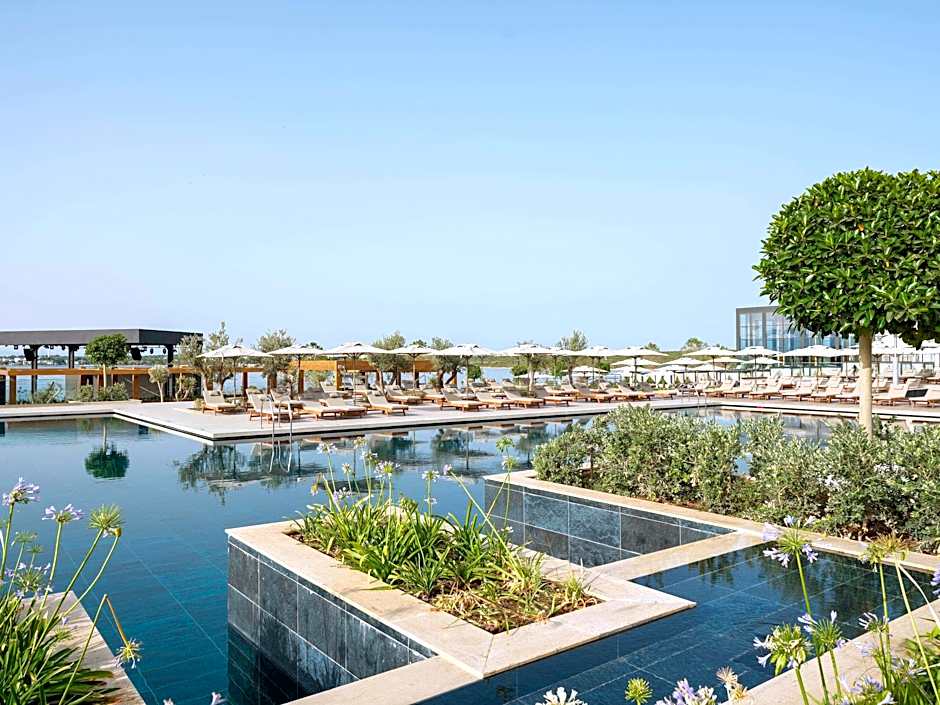 Anda Barut Collection