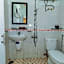 Ken's Backpackers Hotel