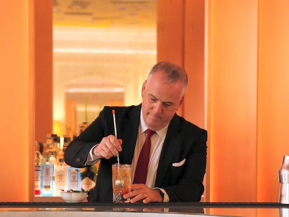 Hôtel Vernet Champs Elysées Paris