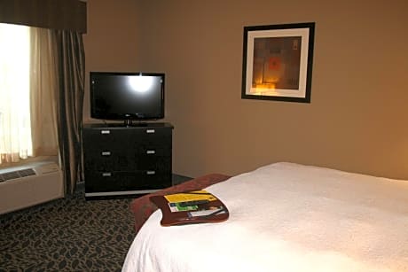 King Room with King Bed - Non-Smoking