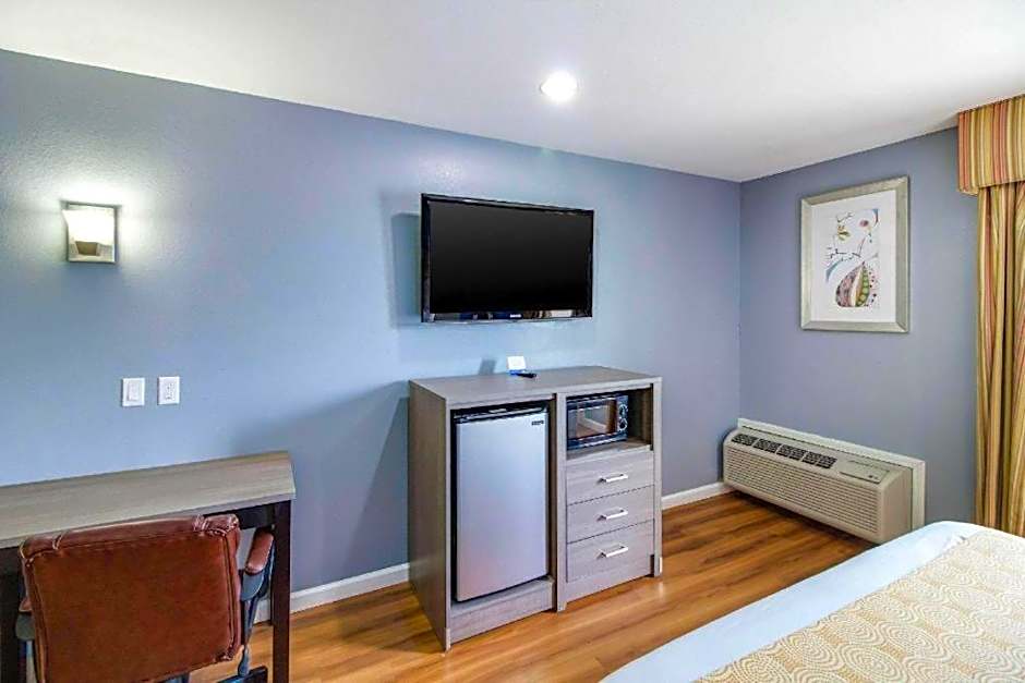 Rodeway Inn & Suites Port Arthur - Groves
