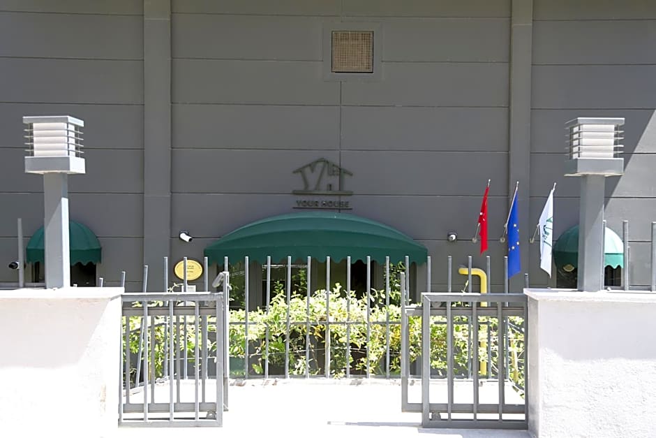 YOUR HOUSE Apart Otel