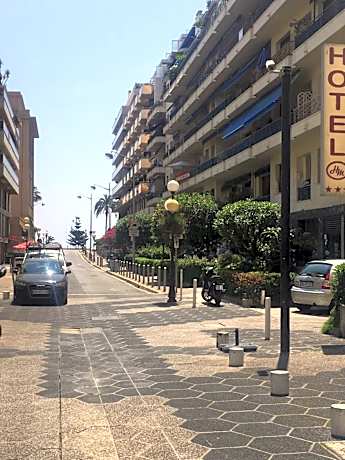 Studio carré d'or situé à 50 m de la plage